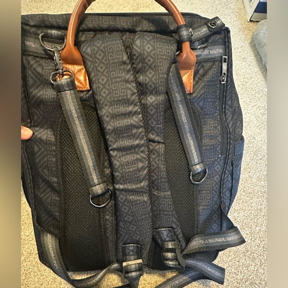 MONBEBE bolt diaper bag backpack with changing station - Picture 2 of 9